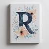 Plakat Litera "R" W Kwiatowym Wieniecu Plakat Litera "R" W Kwiatowym Wieniecu, 50X70 Cm, Bez Ramy, Płótno Premium Na Blejtramie
