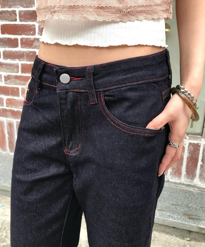 UMBRELLA ON THE GO Женские джинсовые капри 3/4 с низкой посадкой Signature Raw Denim