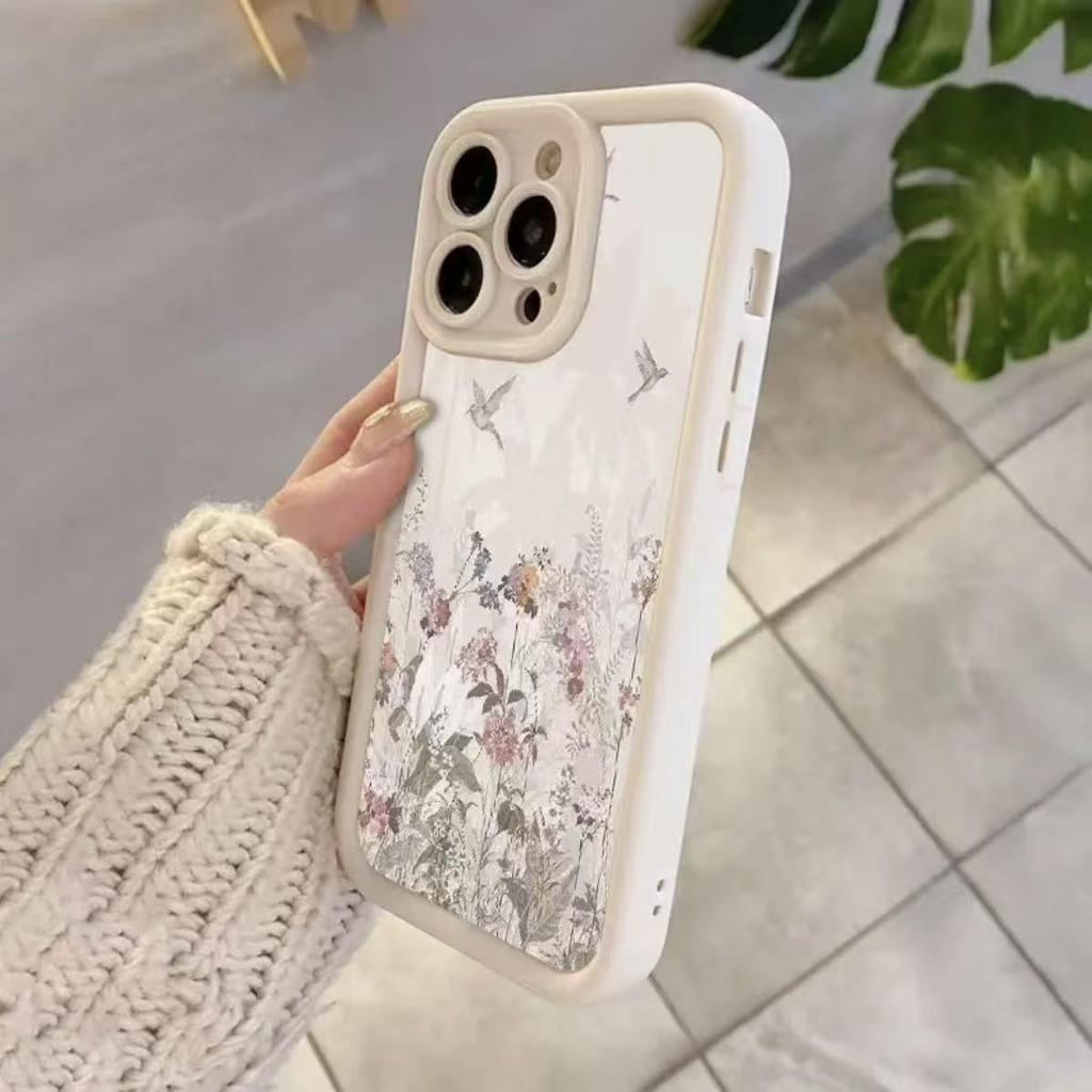 Белый цветочный чехол для iPhone 13/14/15 Pro/16 Pro Max/17