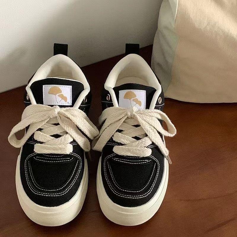 Новые повседневные удобные кроссовки на плоской подошве со шнуровкой, модные дышащие вулканизированные туфли с круглым носком, женские кроссовки