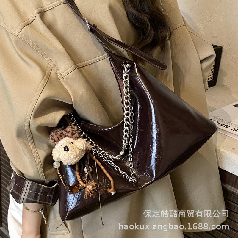 Сумка подмышку женская сумка ретро 2025 новая мода универсальный нишевый дизайн высококлассная женская наплечная сумка-мессенджер