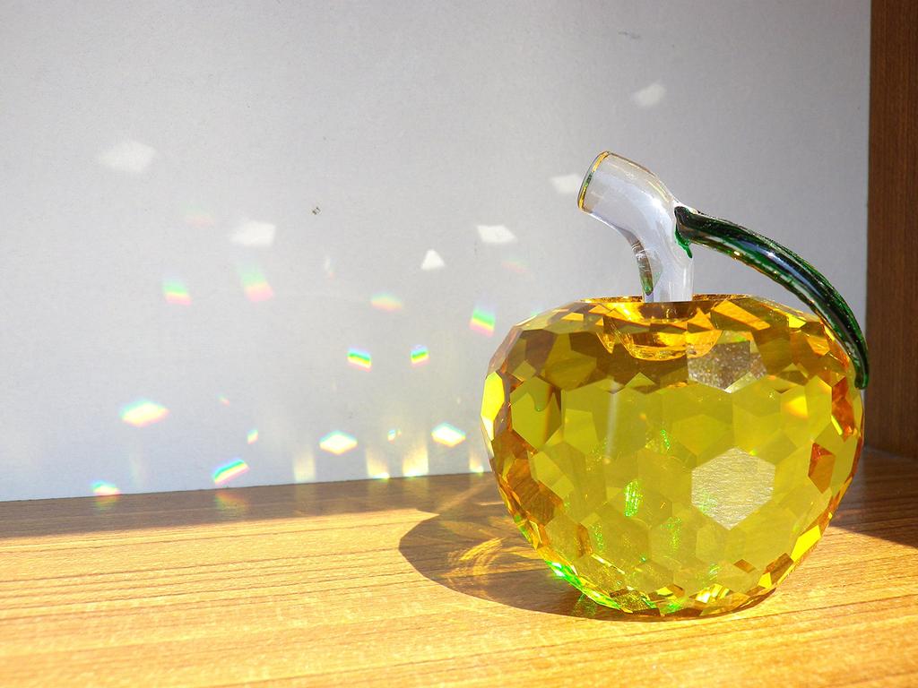 Crystal Glass Apple Figurine Apple Interior Feng Shui Suncatcher Miscellaneous Object [KKD] (60mm Yellow)