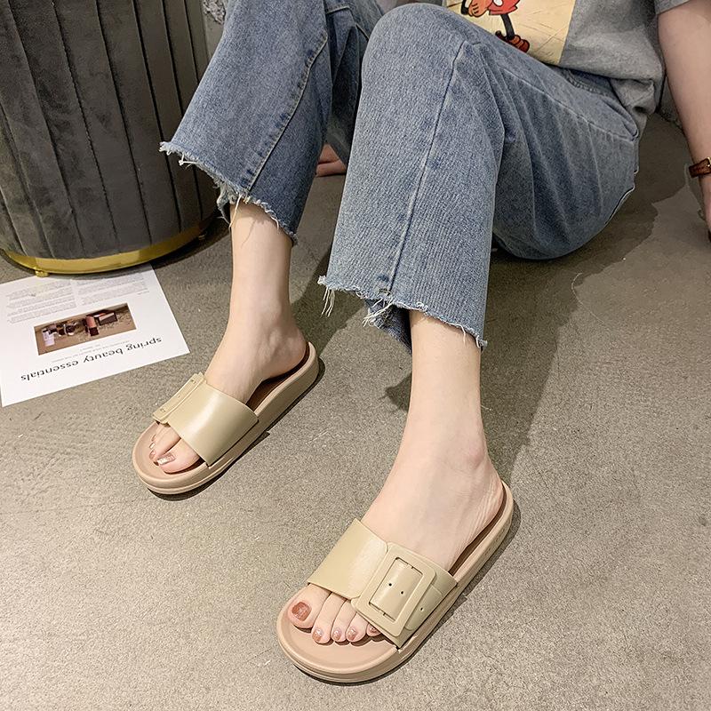 2025 тапочки женские летние модные верхняя одежда студенческие на толстой подошве классные тапочки, корейская версия персонализированной домашней и уличной плоской пляжной обуви