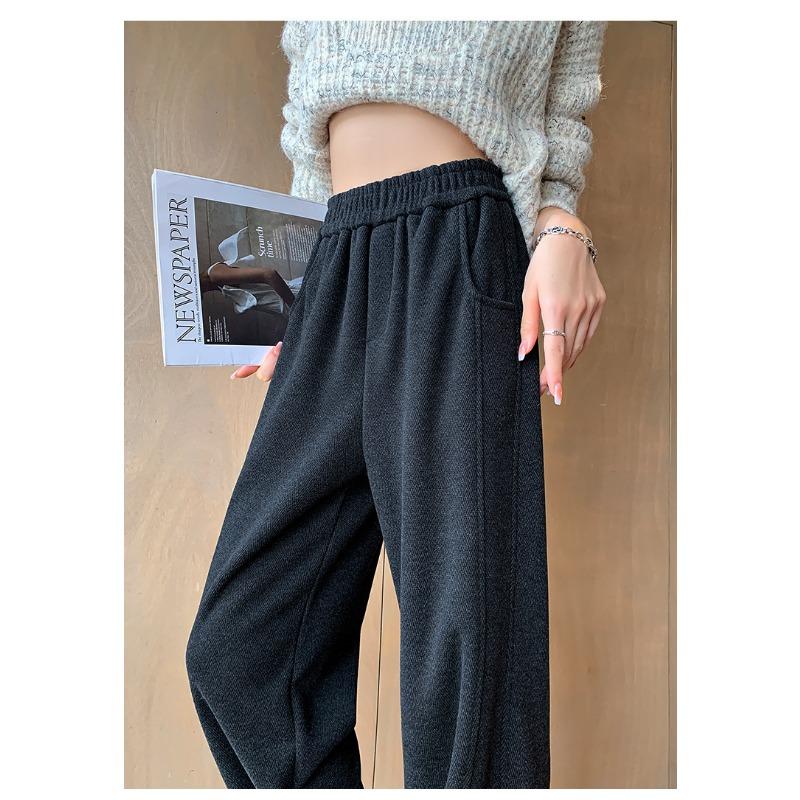 Флисовые брюки прямого покроя с узором «елочка» и широким вырезом