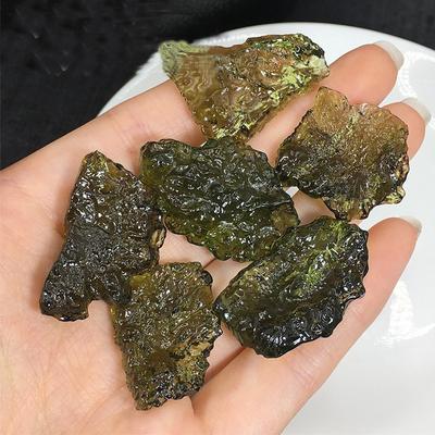 Зеленый Самоцвет Молдавит Аэролиты Искусственный Чешский Метеорит Ударное Неправильное Стекло Кристалл для Поделок Подвесок Украшений