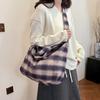 Модный литературный и простой клетчатый тоут большой вместимости Tide 2025 новая модная зарубежная легкая дорожная фланелевая сумка на одно плечо для женщин
