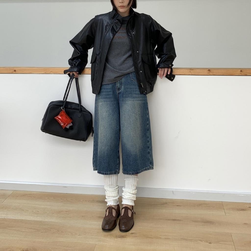 2025 Winter New Round Head Thick Heel Shallow Mouth Word with Engraved College Small Leather Shoes Women's Single Shoes