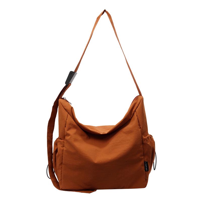 Универсальная сумка-тоут кроссбоди большой вместимости однотонная для ежедневных поездок на работу