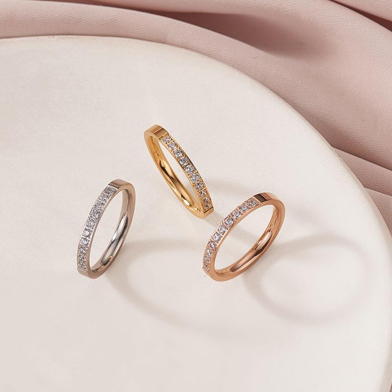 Women's Titanium Steel Ring: Elegant Micro-Inlaid Diamonds, Fade-Resistant, Trendy Couple's Fashion for Index Fingers.