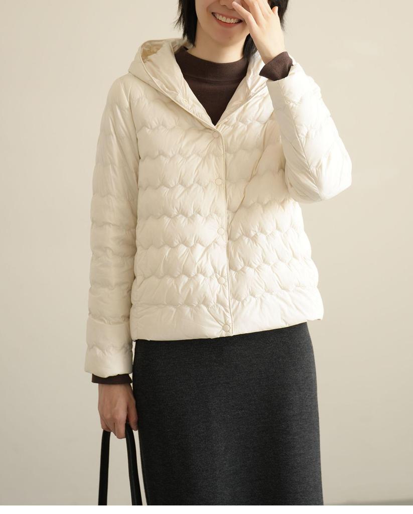 Графеновая легкая пуховая куртка с капюшоном