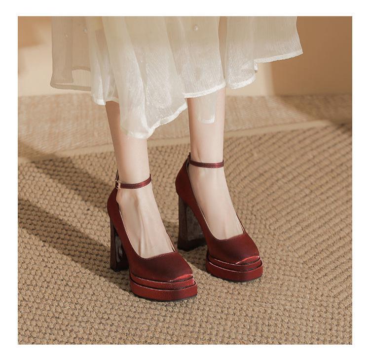 Белые атласные туфли на платформе для невесты, в стиле Мэри Джейн с круглым носком и массивным каблуком для женщин, удобные свадебные туфли.