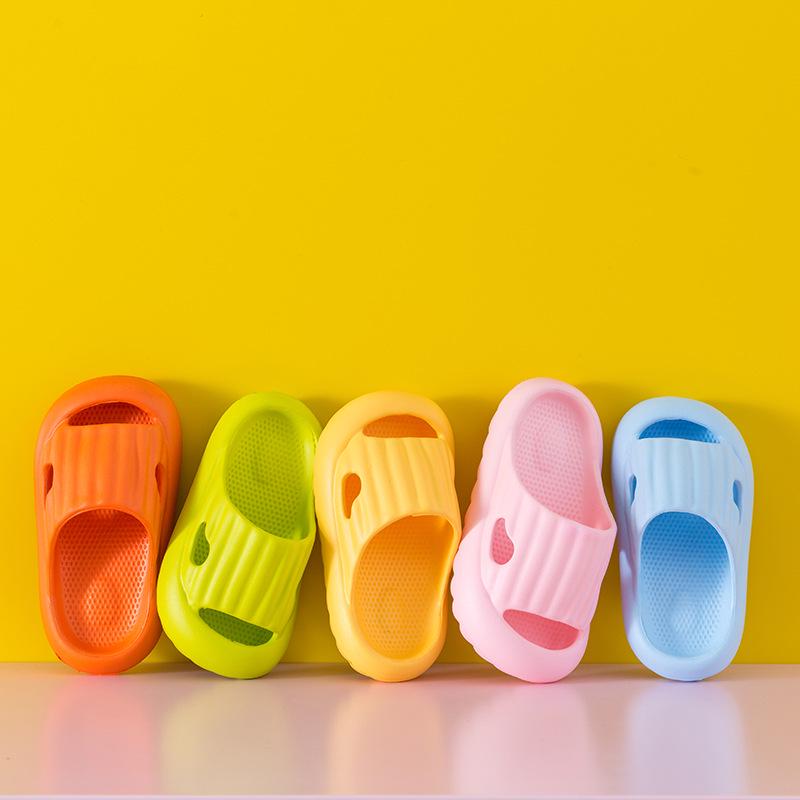 Korean Style Solid Color Baotou Sandals for Children - Non-Slip Thick Bottom Indoor/Outdoor Summer Slippers