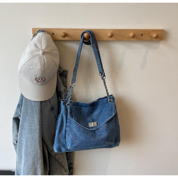 Trendy new 2025 Korean version single shoulder oblique span bag chain commuting large capacity stray bag women's bag denim underarm bag