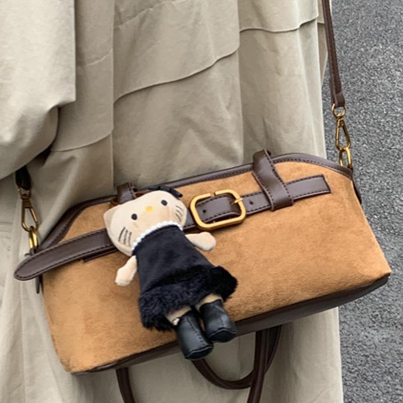 Корейская версия ретро нишевой замшевой сумки подмышку женская 2025 осень зарубежный стиль повседневная рабочая сумка-тоут на плечо