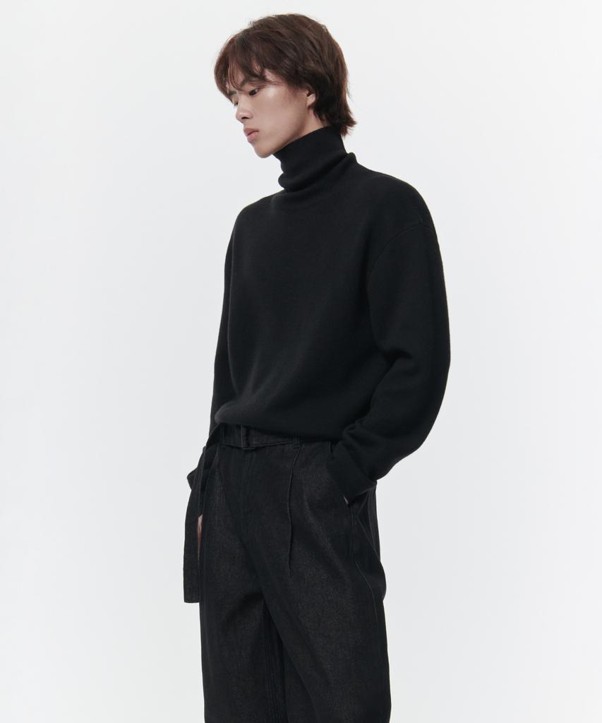 MUSINSA STANDARD Minimal Turtleneck Knit [Black]
