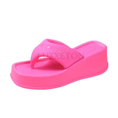 Женские летние шлепанцы на толстой танкетке с клипсой на носок, женские нескользящие пляжные тапочки на высоком каблуке