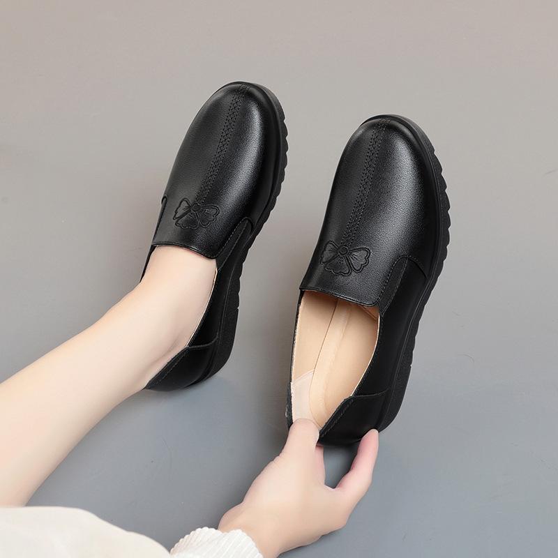 Fashion New Woman Flats 2024 Spring Autumn Soft Leather Women Wedges Single Casual Shoes Soft Bottom Comfort Mom Shoes