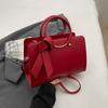 Wedding Bag Textured Bag Women's New Messenger Bag Large Capacity Commuting Red Wedding Bride Portable Shoulder Bag