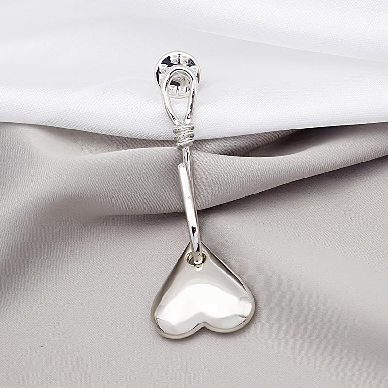 Personality Exaggerated Design Sense Metal Love Brooch Corsage Pin Cardigan Fixed Anti-Light Accessories