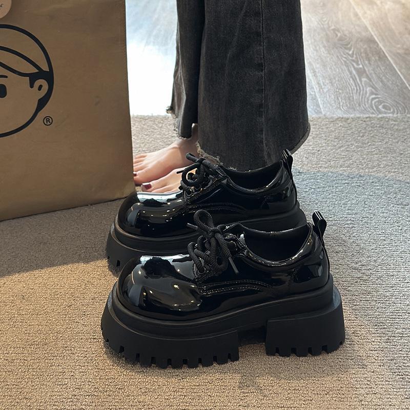 Кожаные туфли с большой головкой, женские туфли-одиночки, весна 2025, новые туфли на маленькой платформе, увеличивающие рост, лоферы в британском стиле