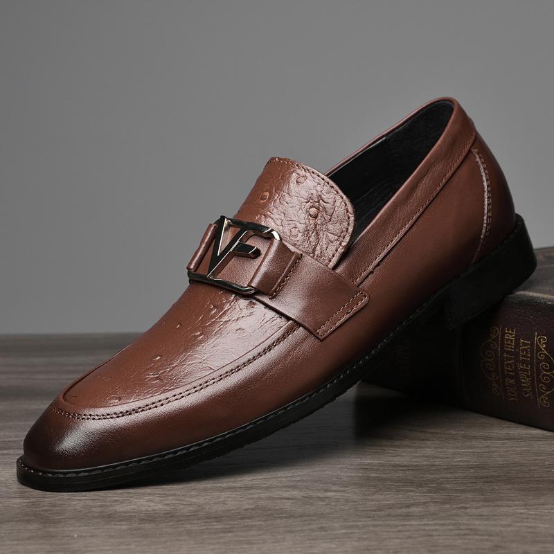 Мужская обувь 2025 лето новая легкая роскошь высокое чувство взрослые мужчины заостренный носок один педаль увеличение высоты удобные деловые кожаные туфли