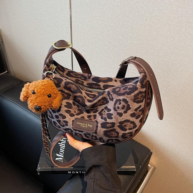 Модная сумка-пельмень с леопардовым принтом, женская новая трендовая универсальная сумка через плечо, высококачественная сумка-мессенджер для通勤