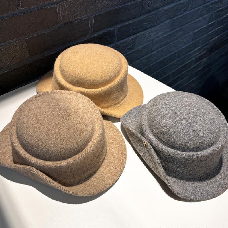 French Hepburn style elegant white top hat women's gold wind big head circumference retro wool woolen face little fisherman hat