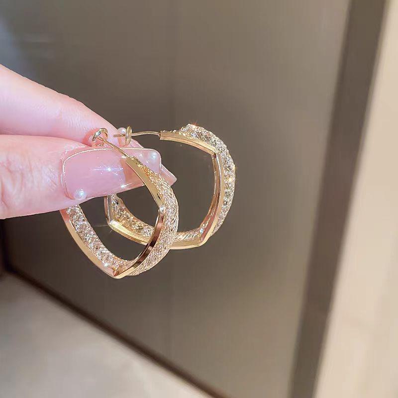 Женские двухслойные серьги из циркония — легкая роскошь, нишевый дизайн, ориентированный на темперамент, холодный стиль, смелое заявление.