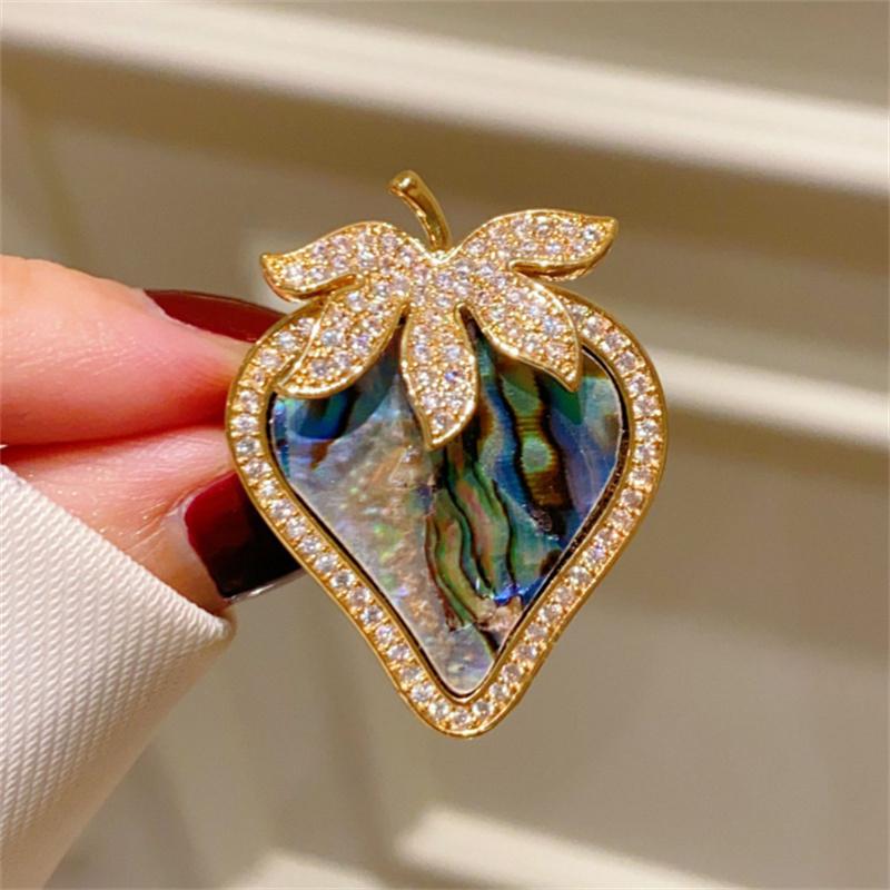 Легкая роскошная брошь в виде клубники для женщин и девочек, модная универсальная брошь в виде фруктов, элегантный блестящий корсаж, аксессуары для одежды, подарки