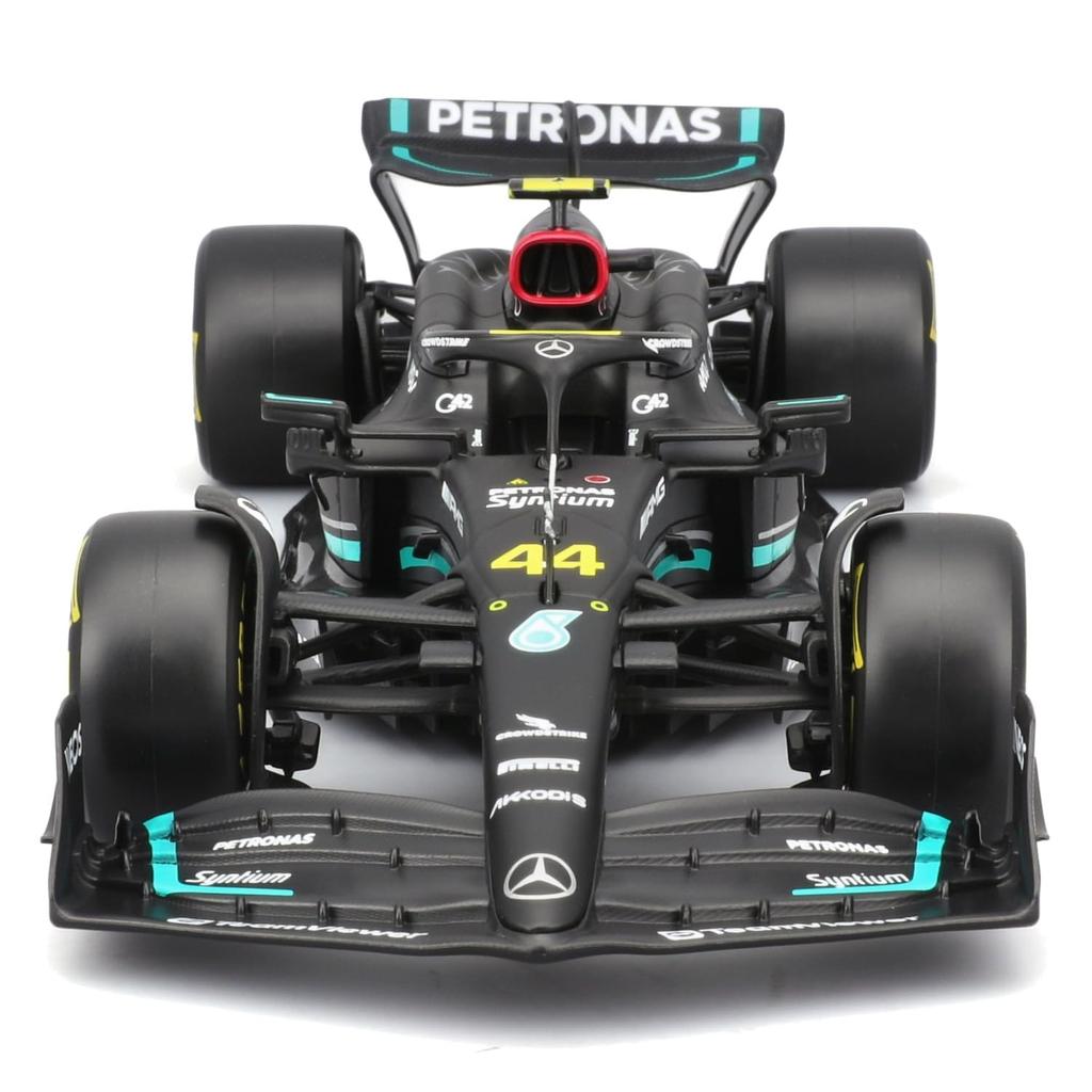 Bburago Модель 2023 года Масштаб F1 Petronas W14 E Performance с фигуркой Льюиса Хэмилтона Гоночный спортивный автомобиль Миниатюрная литая модель автомобиля 1/24 Mercedes-AMG #44 /