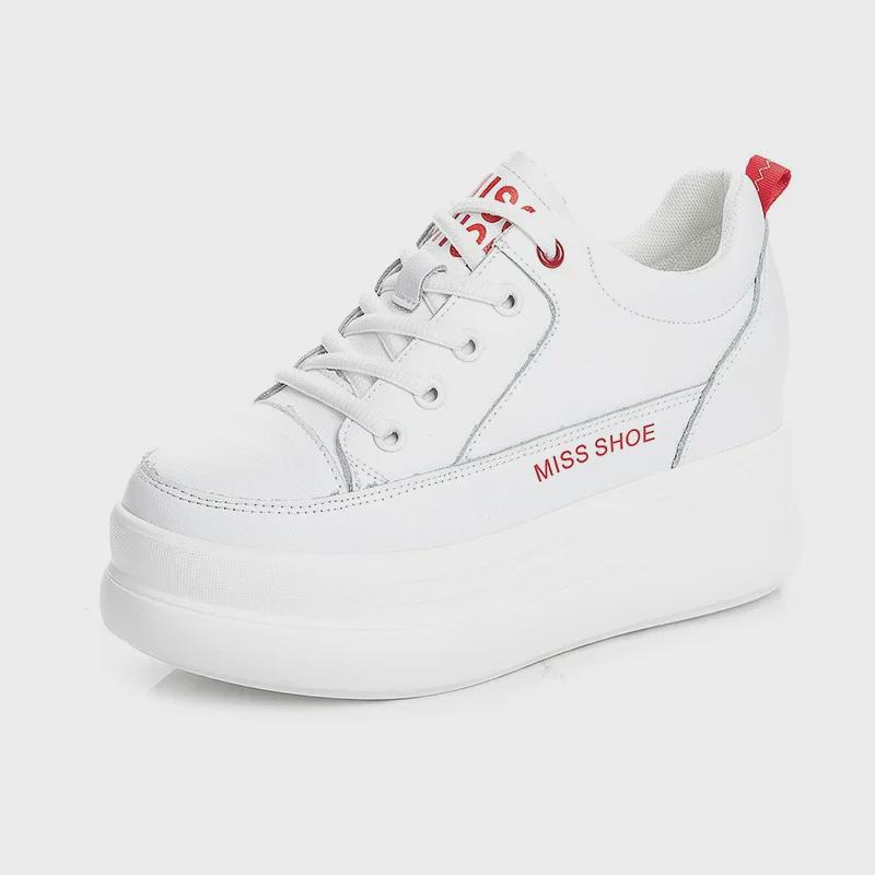 Женские белые кроссовки на платформе — корейский стиль 2020 года, натуральная кожа, увеличенная внутренняя высота, повседневный и универсальный дизайн