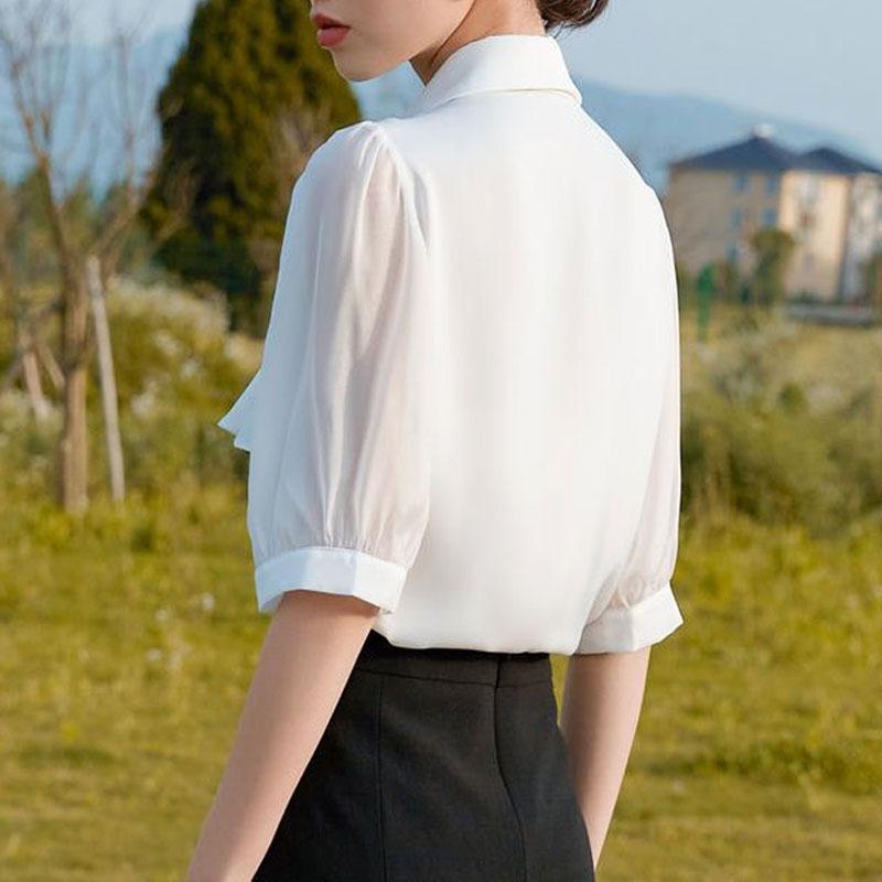 Корейская однотонная рубашка Стильная жемчужная цепочка Офисная леди Летняя новинка Рюши вставками Женская шикарная Однобортная Блузка-поло с отложным воротником