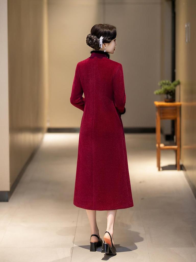 Retro Embroidered Velvet Cheongsam Coat for Middle-Aged and Elderly: Stylish & Versatile Autumn/Winter Outerwear