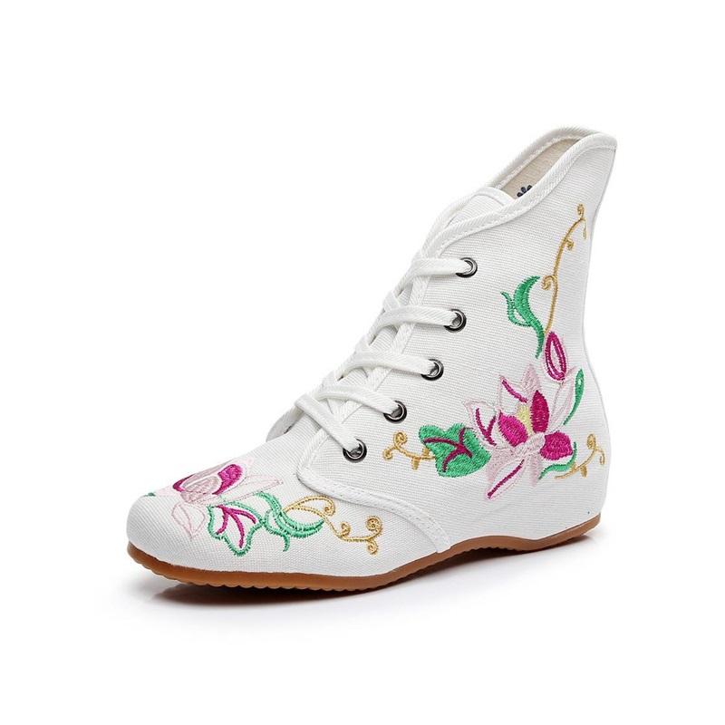 Embroidery Short Ankle Boots Warm Floral Design Low Heel Stylish Short Boots For Women Comfortable Daily Wear Fashion Footwear