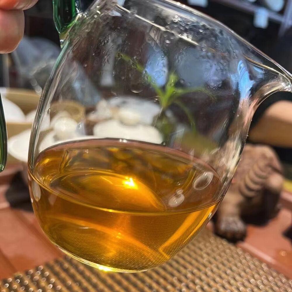 357г Юньнань Пуэр Старый Чайный Пирог 2004 Баньчжан Выдержанный Пуэр Чай Пуэр Сырой Чай