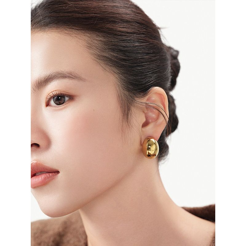 and American Minimalist Cool Style Earrings, Teardrop-Shaped, Fashionable New Style, Celebrity Internet Sensation, High-End Design Earrings for Women