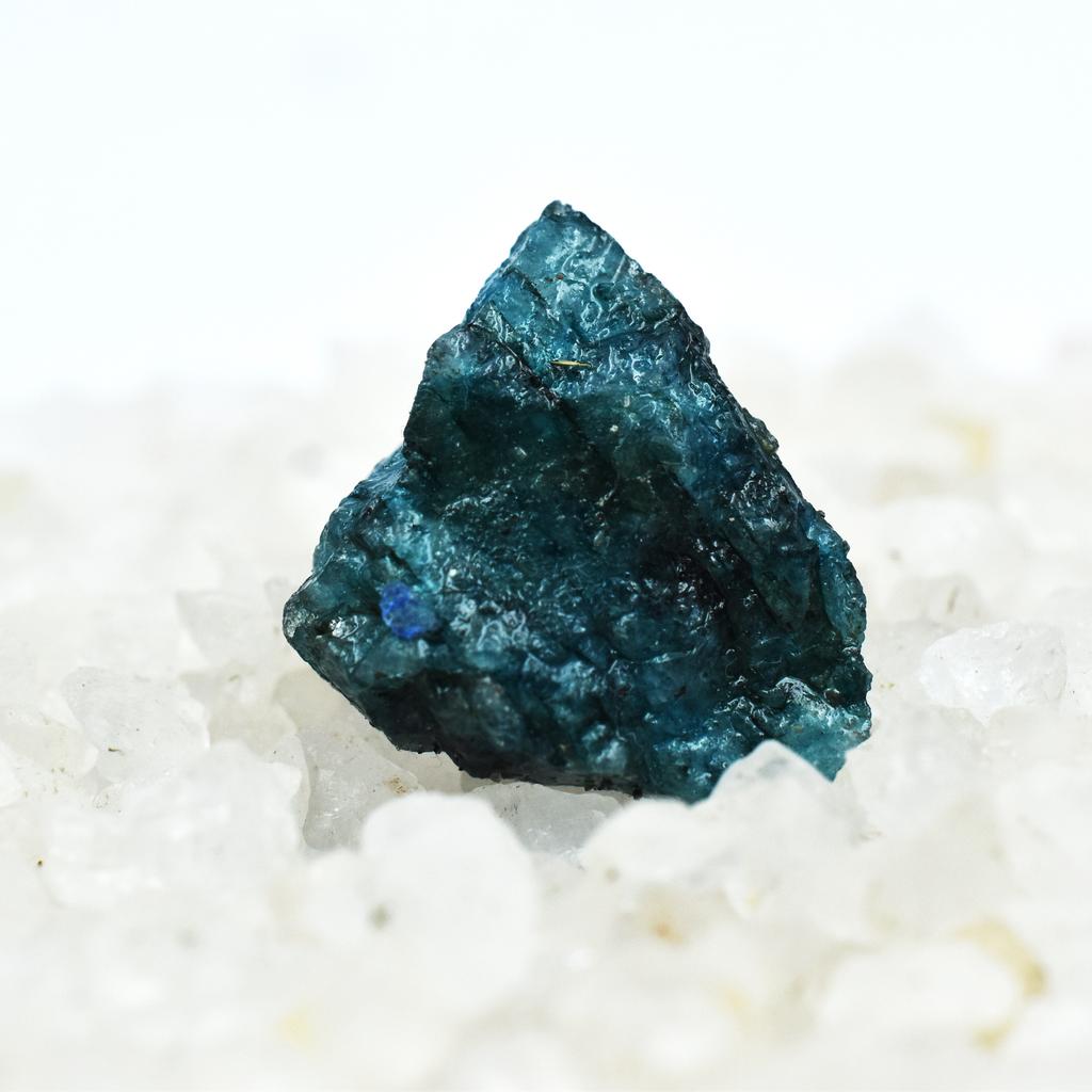 Natural Blue Aquamarine Loose Gemstone Uncut Rough 20.35 ct Raw for Lapidary and Gem Collections