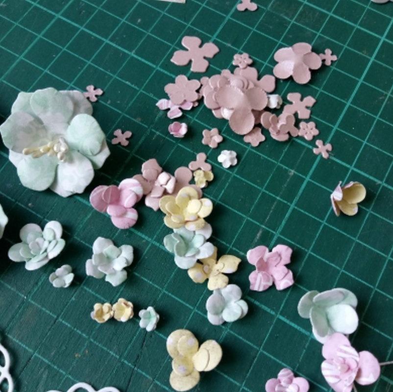 Metal Cutting Dies Cut Die Mold Flowers 4 Scrapbook Paper Craft Knife Mold Blade Punch Stencils Dies