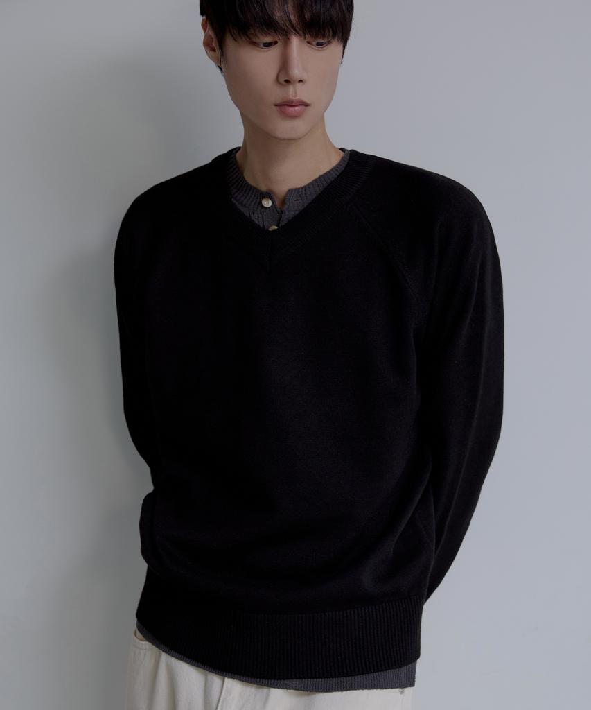 NODU V-Neck Herasi Raglan Crop Knit [Black]