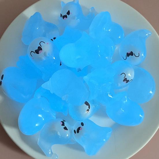 6 шт. светящихся мини-фигурок привидений из смолы, светящиеся украшения на Хэллоуин, маленькая миниатюрная статуэтка привидения для уличной вечеринки в стиле ландшафтного дизайна дома