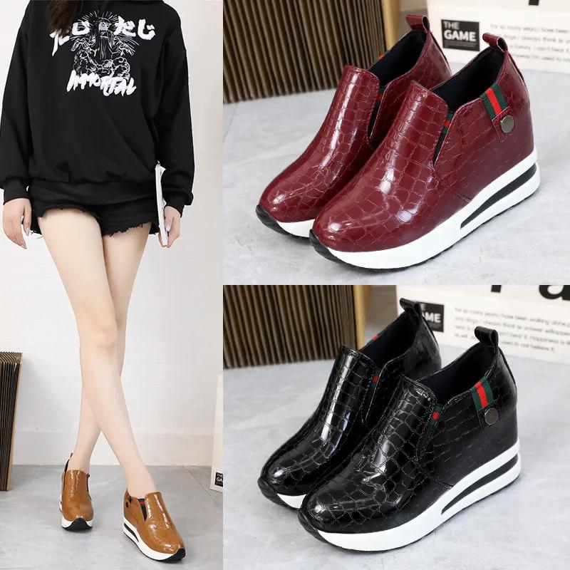 Туфли на каблуке Wegde для женщин, увеличивающие рост, повседневная обувь из искусственной кожи для женщин, кроссовки на платформе, женские ботинки на платформе без застежек