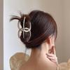 Высококачественная шпилька с жемчугом в форме двойной буквы C: Элегантный гальванизированный зажим в форме акулы для стильного захвата волос