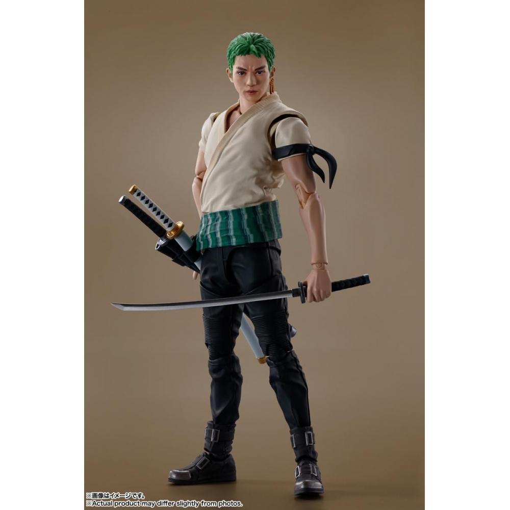 SHFiguarts Ророноа Зоро (Серия Netflix: ОДНА ЧАСТЬ) приблизительно. Подвижная фигура толщиной 145 мм, окрашенная в ПВХ и АБС-пластик