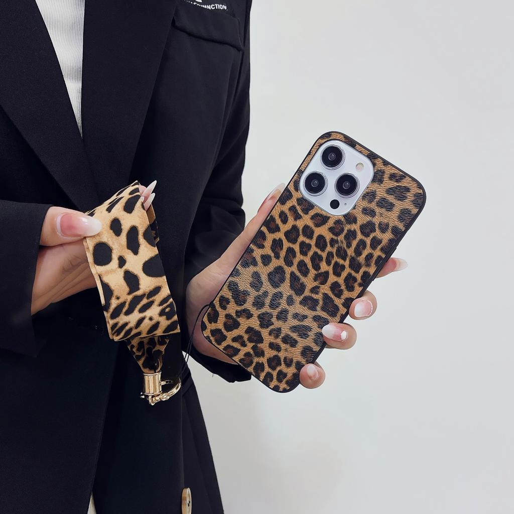 Applicable to iphone14/13promax leopard print leather case mobile phone case portable lanyard anti-drop case 12pro protective case
