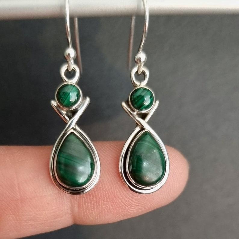 Серьги с малахитом, серебро 925 пробы, серьги с подвесками, женские серьги, серьги с ободом, дизайнерские серьги, украшения ручной работы