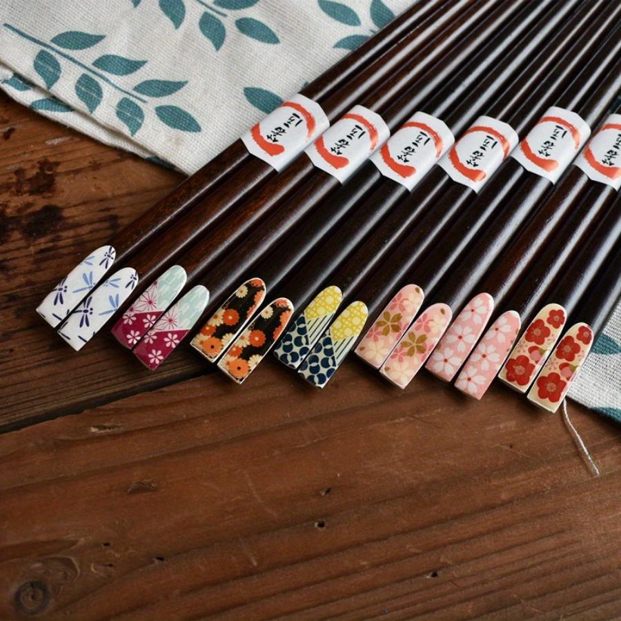 1 Pairs Japanese Flower Pattern Pointed Chopsticks Smooth Wax-free Wood Polka Dot Chopsticks Chinese Family Restaurant Banquet Use Serving Chopsticks
