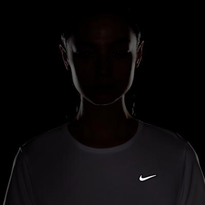 Nike Женские белые футболки с коротким рукавом Dri Fit