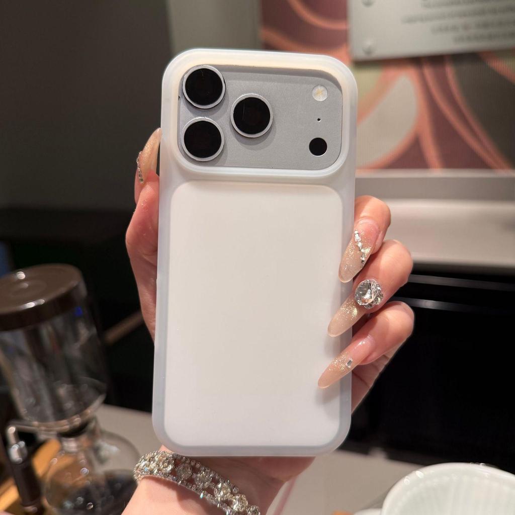 Силиконовый чехол Apple 17 Pro Max: Большое отверстие, Матовые кнопки AI, Подходит для iPhone 16