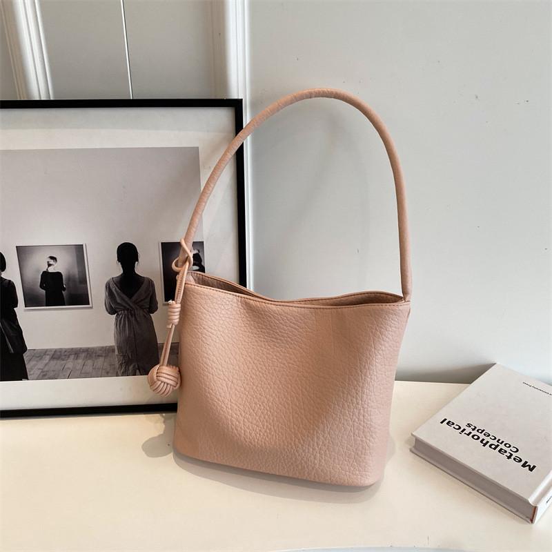 IELGY Large-capacity Simple and Versatile Portable Shoulder Bag, Popular Texture Korean Bucket Bag