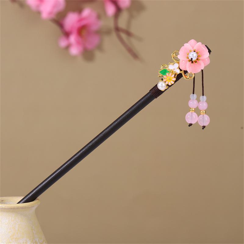 Деревянная шпилька для волос в старинном стиле с зеленой и золотой кисточкой, цветочными и бисерными акцентами для костюма ханьфу